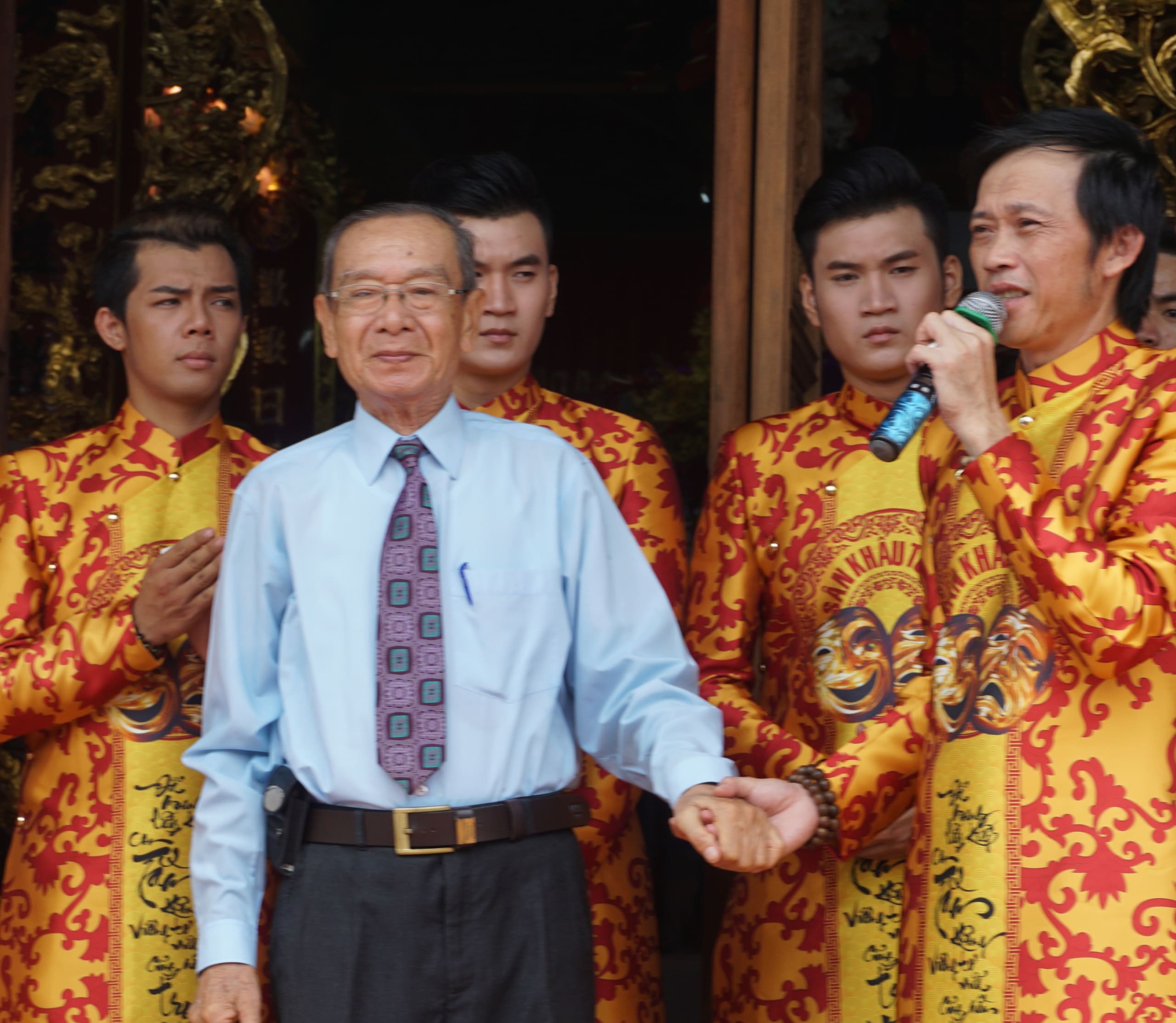 NSƯT Hoài Linh khánh thành Đền thờ Tổ 2 NSƯT Hoài Linh khánh thành Đền thờ Tổ - ảnh 1